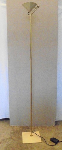 Elegant lampadaire halogène