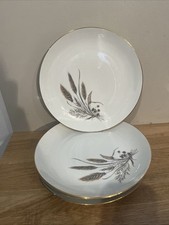 Lot 4 Assiettes Porcelaine