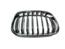 GRILLE DE CALANDRE DROITE 51137262118 BMW SERIE 1 F21 phase 1 (08/2011 06/2015)