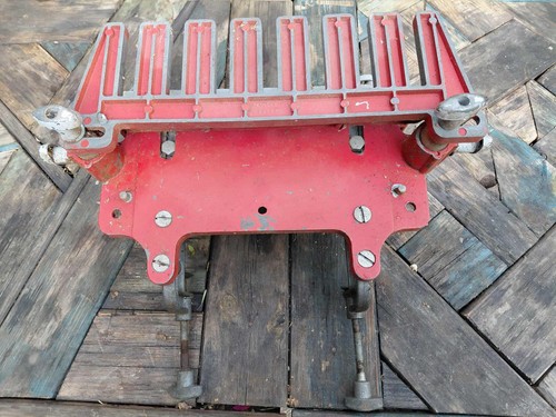 Outil ancien gabarit queue - outil,
