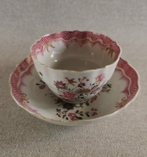 MAGNIFIQUE TASSE EN PORCELAINE