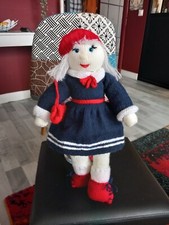 POUPEE EN TRICOT FAIT MAIN AUX