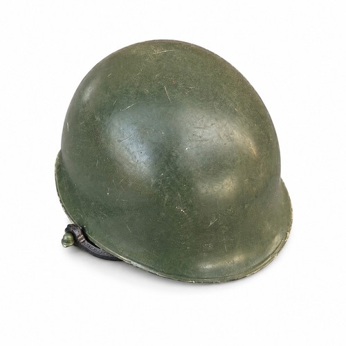 Casque militaire vintage pour