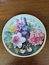 ancienne assiette décorée de fleurs porcelaine du lys royal Limoges