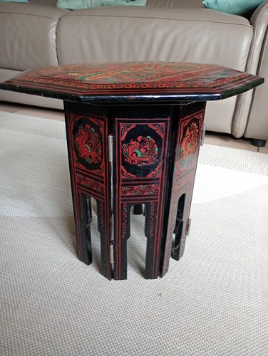Petite table appoint laquée - petite, d'appoint