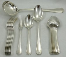 Christofle Berain partie ménagère 8 couverts + louche +cuillère ragout 18 pièces