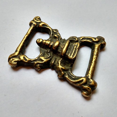 Très ancienne boucle - , pour