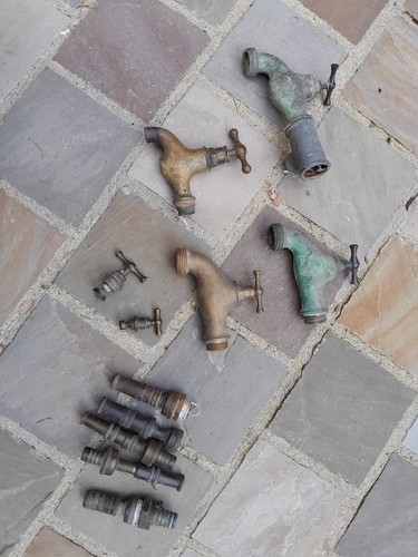 Lot ancien robinet laiton - lot,