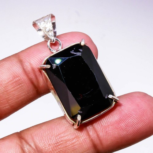 Pendentif pierre précieuse