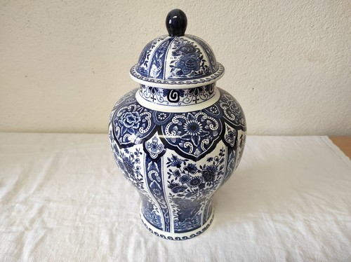 Ancienne urne pot en - urne,,