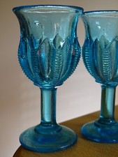 PORTIEUX 3 ANCIENS VERRES A LIQUEUR VERRE MOULER COULEUR BLEU