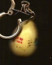 02 : PORTE CLES FIGURINE OEUF