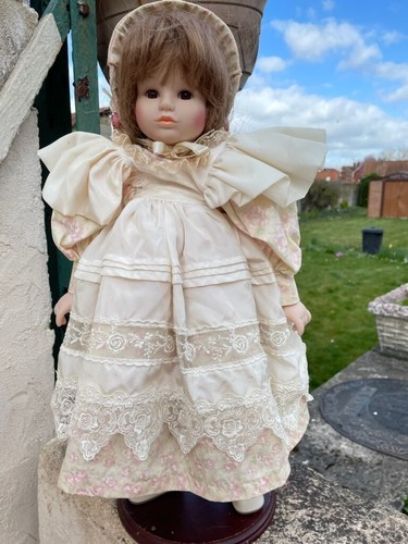 Poupee mundia lavinia les - mundia,