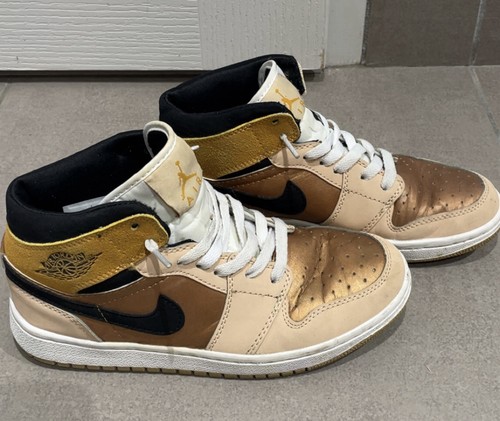 Nike air jordan mid - air,