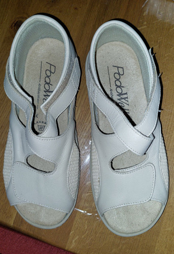 Chaussures orthopédiques - ,