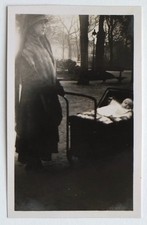 Femme élégante mère