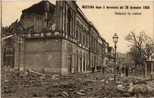 CPA AK MESSINA Palazzo in rovina ITALY (494800)