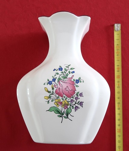 Vase faiencerie de - la,