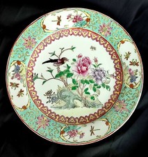 ASSIETTE EN PORCELAINE DE