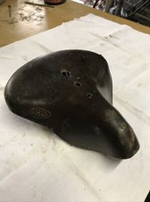 ancienne très Jolie selle de