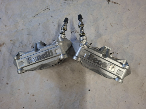 Etriers avant benelli - 2,