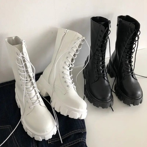 Bottes mollet lacets - à,