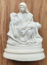 statuette en Albatre LA VIERGE ET LE CHRIST - LA PIETA - SCULPTEUR  A. GIANNETTI