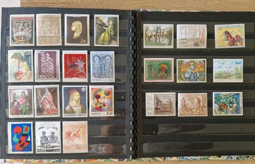 Lot timbres différents - lot,