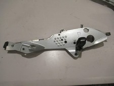 Platine repose-pied droite