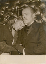 Acteurs Charles Boyer et Martine Carol dans Nana, 1954, Vintage silver print Vin