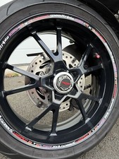 cache moyeux roue arrière  triumph speed triple