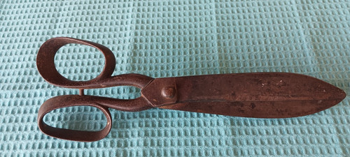 Paire ciseaux ancien en - de,