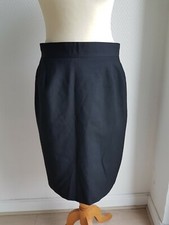 tres jolie jupe droite  CACHAREL taille 40 voirles mesures 