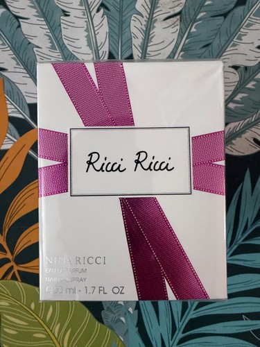 Ricci eau - -,