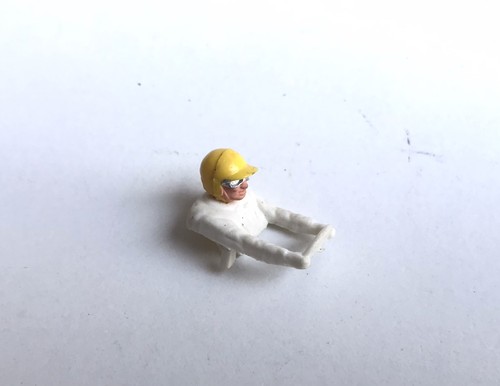 Pièce détachée jaune tête - détachée,