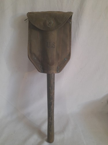 Ancienne pelle pliante avec - pelle, us