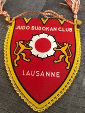 ancien petit fanion JUDO )) LAUSANNE ...SUISSE