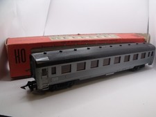 ref.339 - ho- 1/87 - JOUEF 451 - WAGON VOYAGEURS 1 ere Classe  av. aménagements
