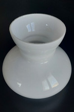 Globe de lampe ou lustre ancien en verre opalin abat jour 14,5 Cm