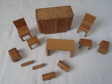 ANCIEN MEUBLE POUPEE ARTISANAL VINTAGE BUFFET BOIS MINIATURE TABLE CHAISES