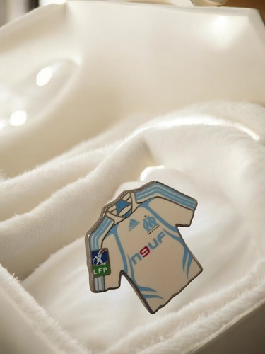Pin maillot vintage - pin's, om
