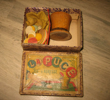 Ancien Jeu de la Puce Pions en Os Gobelet en Bois