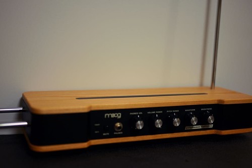 Moog etherwave theremin - moog,