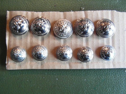 Lot boutons pompiers - 10,