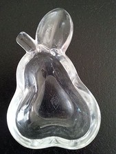 PETIT VIDE POCHE EN CRISTAL EN FORME DE POIRE. TAMPON SIGNATURE VANNES FRANCE