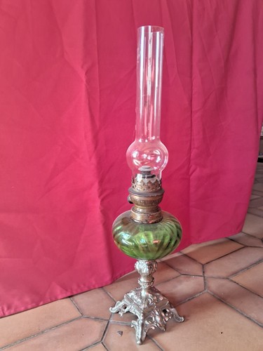 Ancienne lampe pétrole - a,