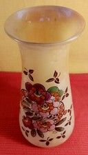 Vase jaune en pâte de verre