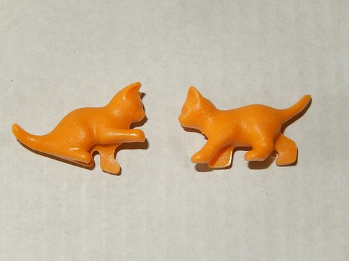 Pièces playmobil 2 chats - ,
