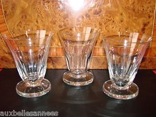 ANCIEN VERRE A PIED x 3 / EAU