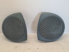 Cache enceinte porte avant